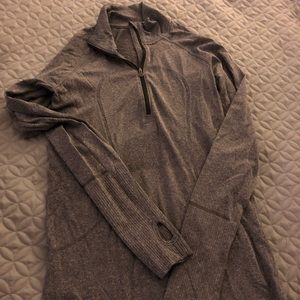 Lululemon long sleeve light weight 1/4 zip